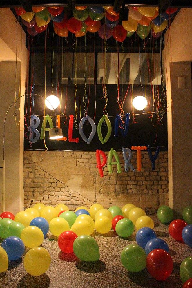 Πολύχρωμα μπαλόνια στόλισαν το πρόσφατο πάρτυ των Athens Boogie στον πολυχώρο του Ρομάντσο, γεμίζοντας χρώμα και άλλη διάθεση τον χώρο.