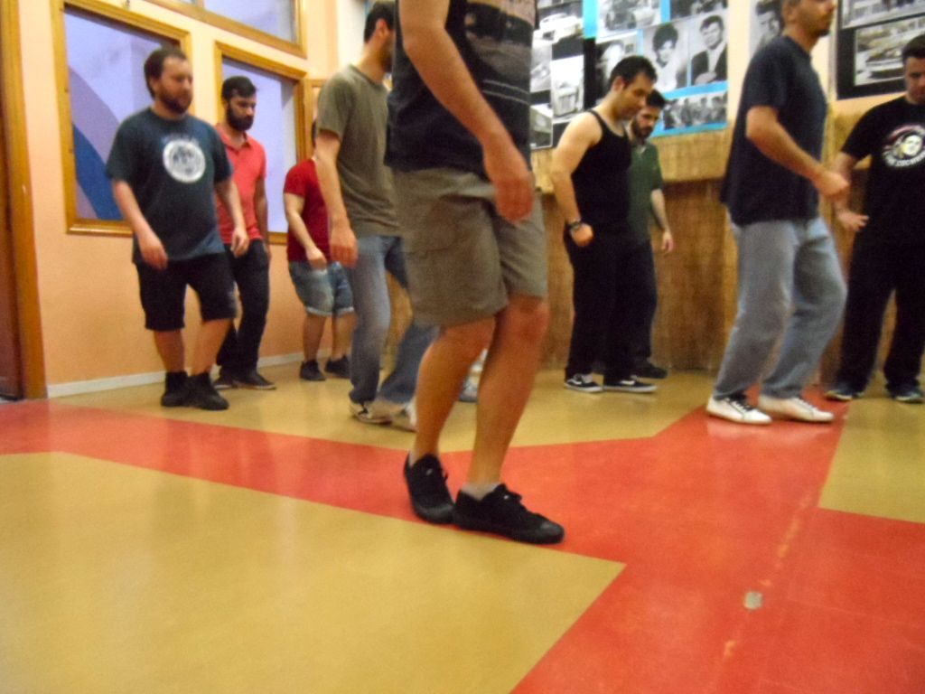 ... και τα αγόρια από την άλλη πλευρά.